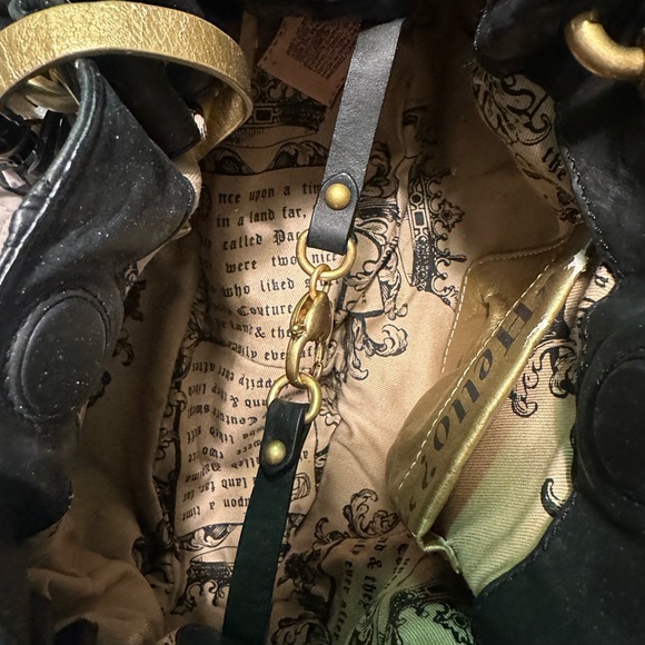 Juicy Couture Black Shoulder Bag with Gold Details - Picture 9 of 9